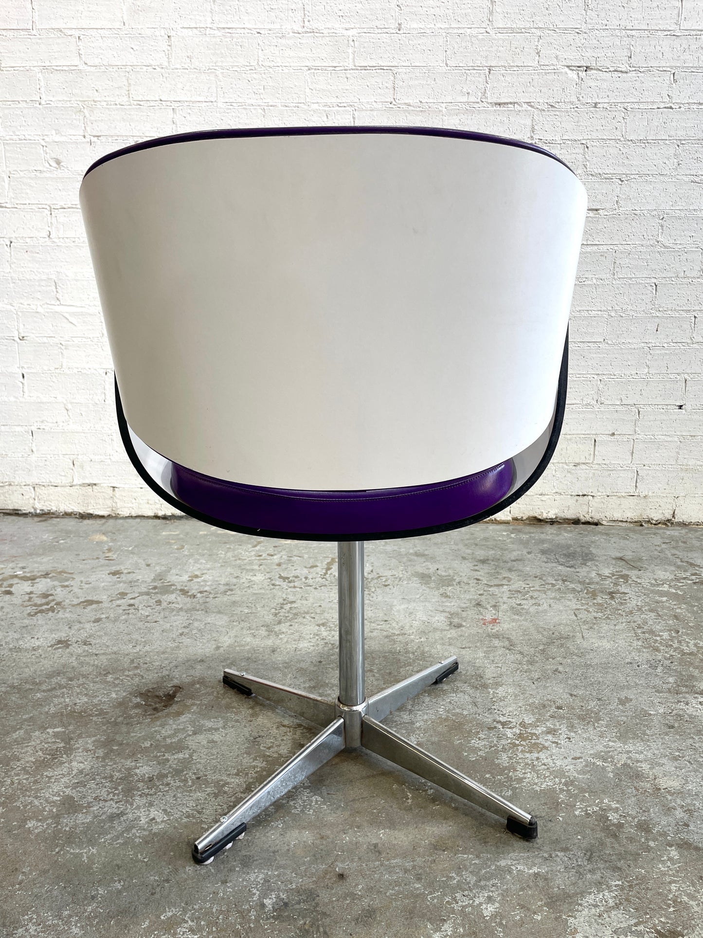 Jetson Style White 1970's Club Chairs