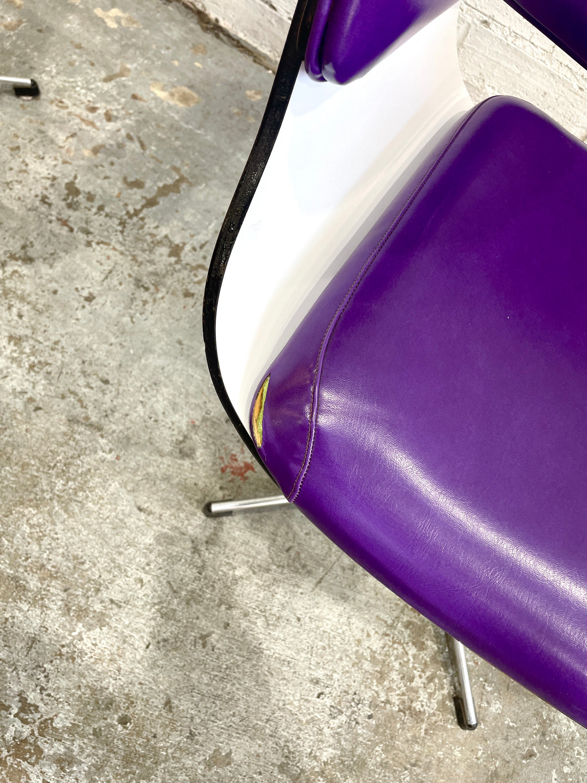 Jetson Style White 1970's Club Chairs